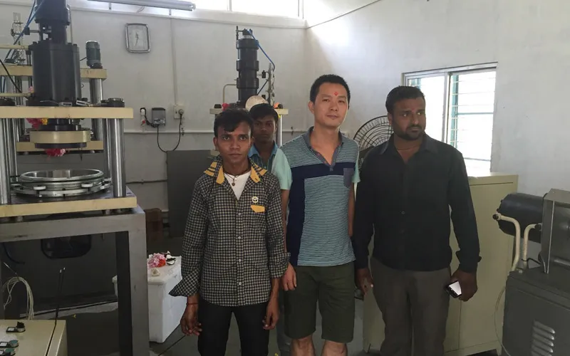 India PTFE Rod Ram Extruder - Suko